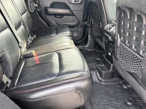 Used 2018 Jeep Wrangler Unlimited Rubicon w/ Dual Top Group image 19