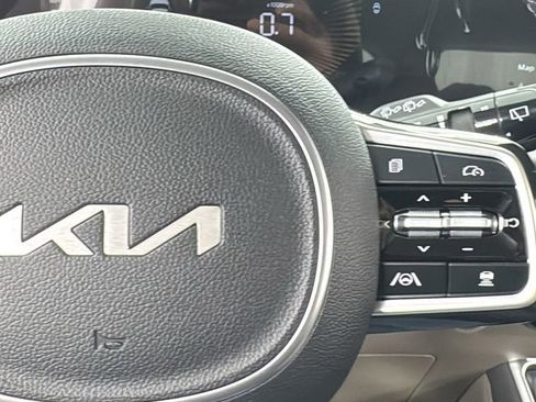 New 2026 Kia Carnival image 24