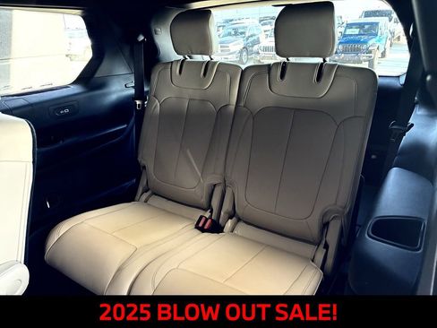 New 2025 Jeep Grand Cherokee L Limited AWD/4WD image 27