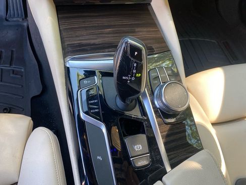 Used 2019 BMW 530i xDrive w/ Convenience Package AWD/4WD image 20