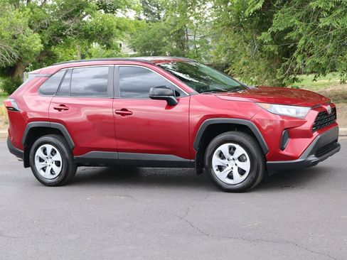 Used 2021 Toyota RAV4 LE w/ Carpet Mat Package (TMS) AWD/4WD image 2