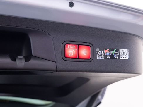 New 2026 Mercedes-Benz GLS 450 4MATIC image 35