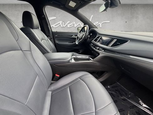 Used 2024 Buick Enclave Premium image 27