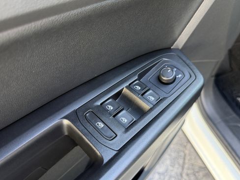 Used 2020 Volkswagen Atlas Cross Sport SE image 11