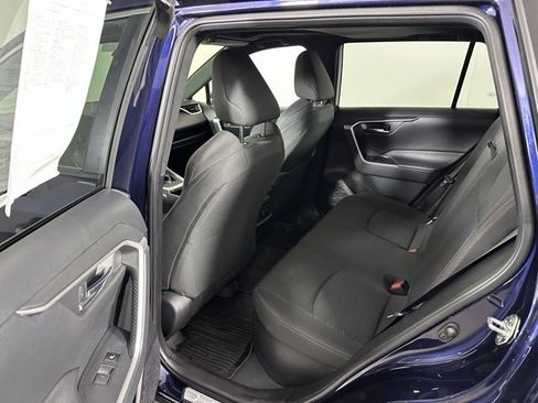 Used 2023 Toyota RAV4 SE image 16