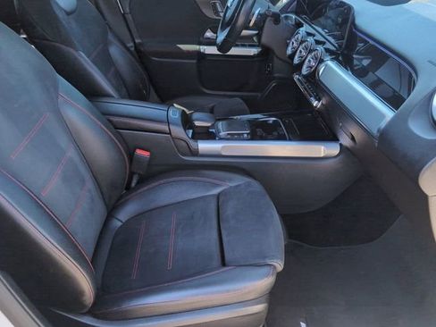 Used 2021 Mercedes-Benz GLB 250 GLB 250 image 26