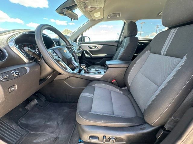 Used 2025 Chevrolet Blazer LT FWD image 2