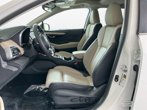 Certified 2025 Subaru Outback Limited AWD/4WD image 9