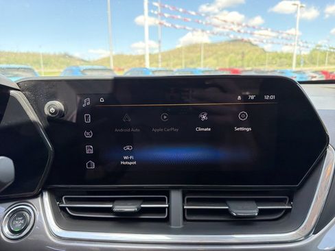 Used 2024 Chevrolet Trax ACTIV w/ Sunroof Package image 22