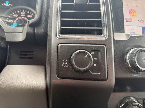 Used 2020 Ford F150 XLT w/ Equipment Group 302A Luxury AWD/4WD image 32