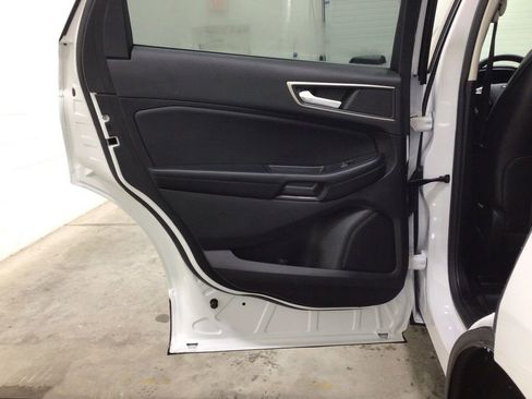 Used 2022 Ford Edge SEL w/ Convenience Package image 19