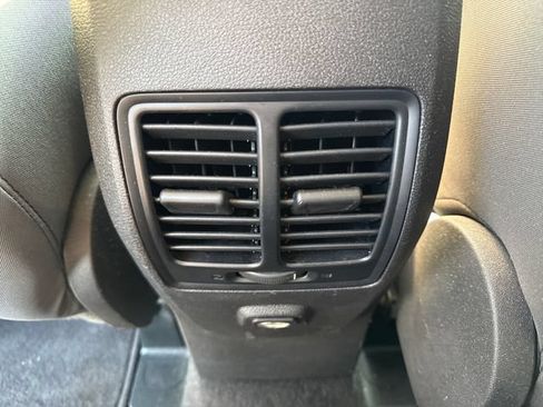 Used 2018 Ford Escape SE w/ SE Sync 3 Package AWD/4WD image 22