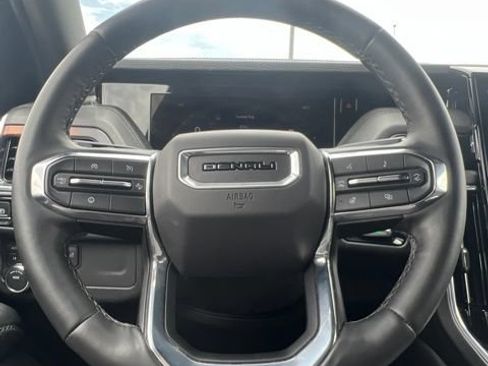 Used 2025 GMC Yukon XL Denali AWD/4WD image 10