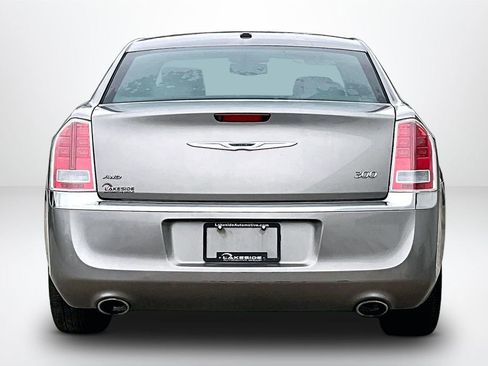 Used 2014 Chrysler 300 AWD w/ Driver Convenience Group image 6