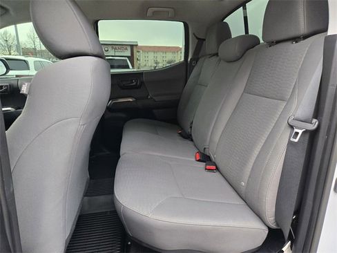 Used 2018 Toyota Tacoma SR5 image 4
