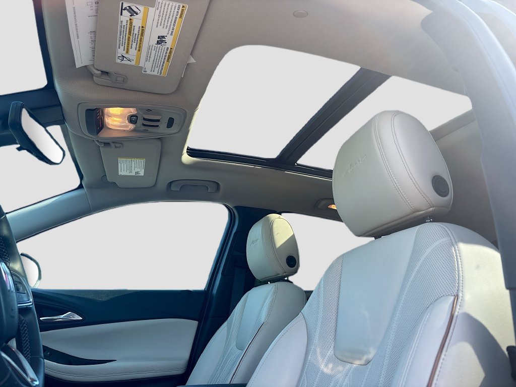 Used 2025 Buick Encore GX Avenir w/ Avenir Technology Package FWD image 35