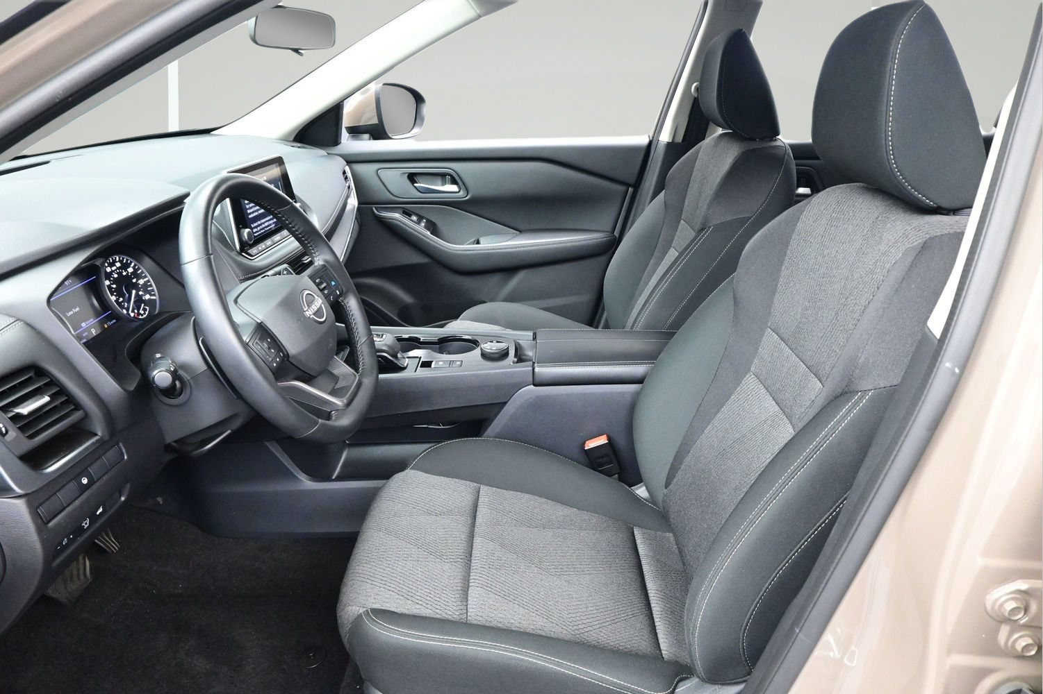 Certified 2025 Nissan Rogue SV AWD/4WD image 9