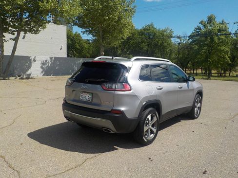 Used 2020 Jeep Cherokee Limited image 4