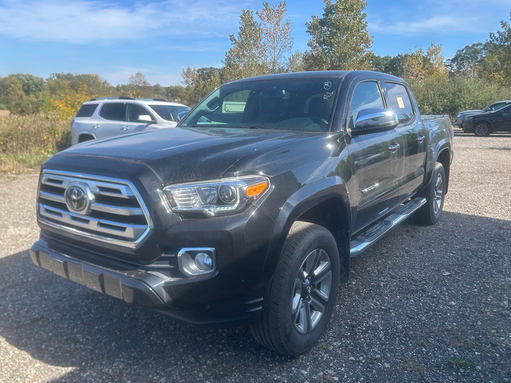 Used 2019 Toyota Tacoma Limited AWD/4WD image 2