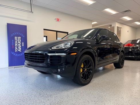 Used 2016 Porsche Cayenne AWD/4WD image 4