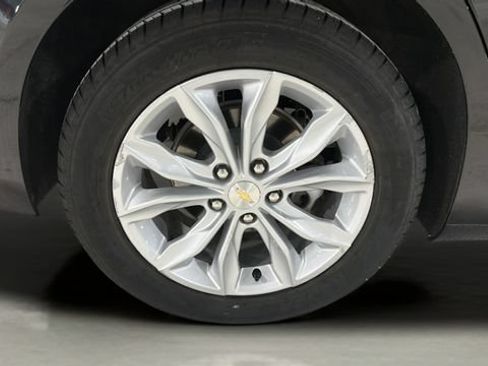 Used 2025 Chevrolet Malibu LT FWD image 32