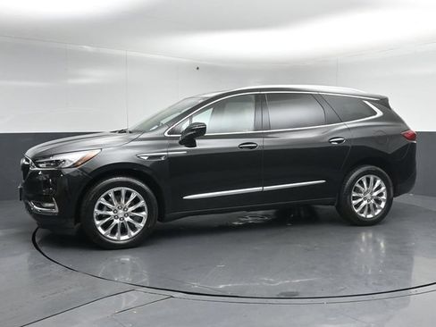 Used 2020 Buick Enclave Premium w/ Sun and Sites Package AWD/4WD image 4