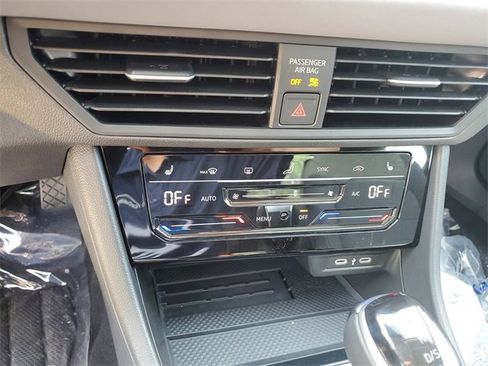 New 2025 Volkswagen Jetta SE image 27