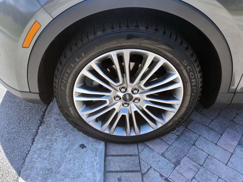 Used 2018 Lincoln MKX Reserve FWD image 43
