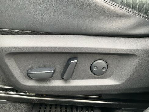 Used 2023 Nissan Rogue Platinum w/ Platinum Premium Package image 28