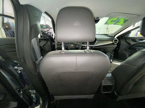 Used 2025 Chevrolet Trax LT FWD image 39