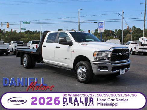 Used 2024 RAM 3500 SLT w/ Quick Order Package 2YG SLT AWD/4WD image 1