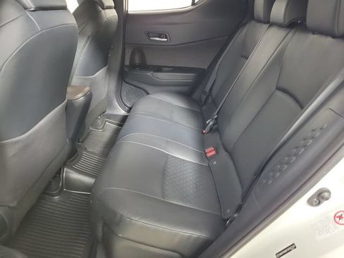 Used 2019 Toyota C-HR Limited FWD image 12