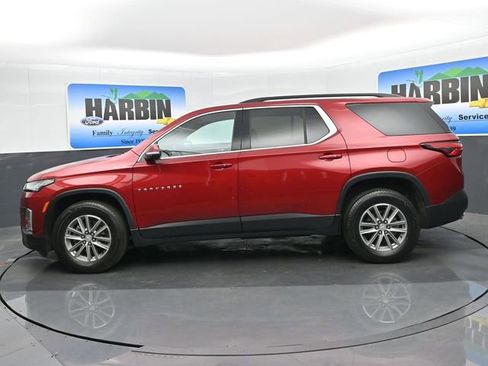 Used 2023 Chevrolet Traverse LT FWD image 2