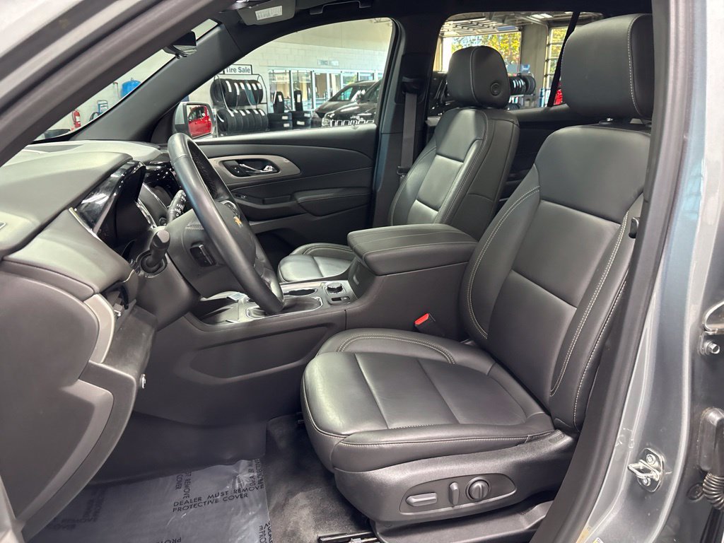 Used 2023 Chevrolet Traverse LT w/ LT Premium Package AWD/4WD image 10