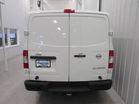 Used 2017 Nissan NV 3500 SV w/ Technology Package image 12