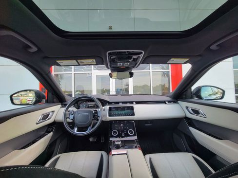 Used 2018 Land Rover Range Rover Velar R-Dynamic SE AWD/4WD image 9
