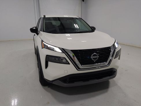 Used 2023 Nissan Rogue S AWD/4WD image 14