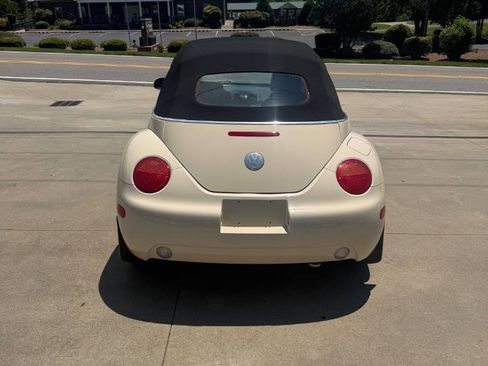 Used 2005 Volkswagen Beetle GLS FWD image 4