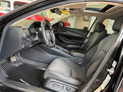 Used 2024 Honda Accord EX image 17