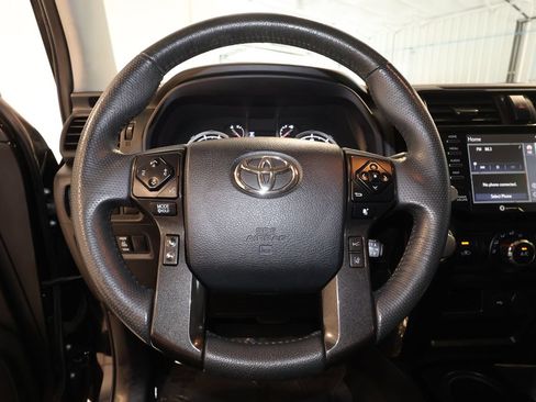 Used 2020 Toyota 4Runner TRD Off-Road Premium w/ Moonroof Package AWD/4WD image 10