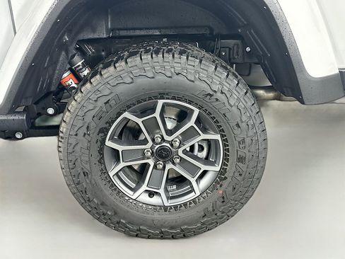 New 2026 Jeep Gladiator Mojave image 17