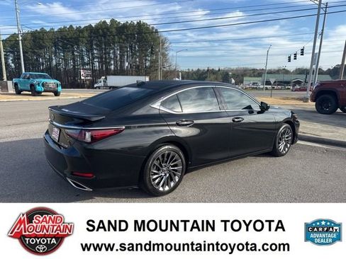 Used 2025 Lexus ES 350 Luxury image 3