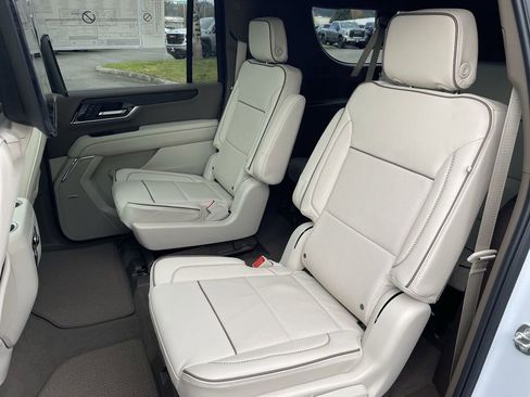 New 2026 GMC Yukon XL Denali w/ Denali Reserve Package image 26
