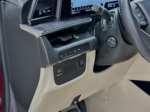 Used 2021 Cadillac Escalade ESV Premium Luxury image 10