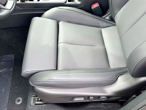 New 2026 Subaru Outback Touring AWD/4WD image 18