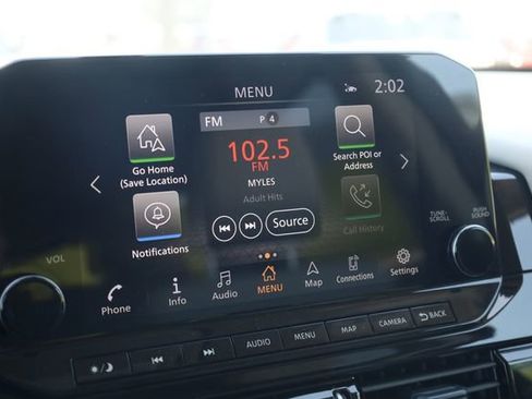 Used 2025 Nissan Pathfinder SL FWD image 15
