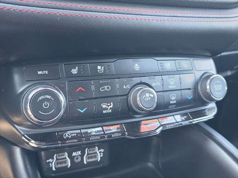 Certified 2024 Dodge Durango GT RWD image 28