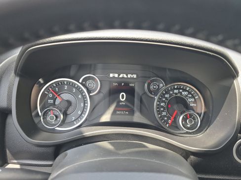 Used 2024 RAM 2500 Big Horn AWD/4WD image 28