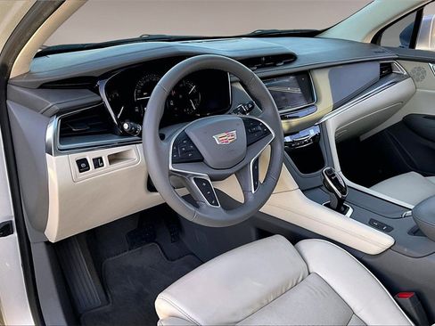 Used 2017 Cadillac XT5 Premium Luxury image 13