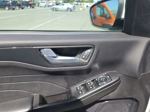 Used 2024 Ford Escape ST-Line Select AWD/4WD image 15